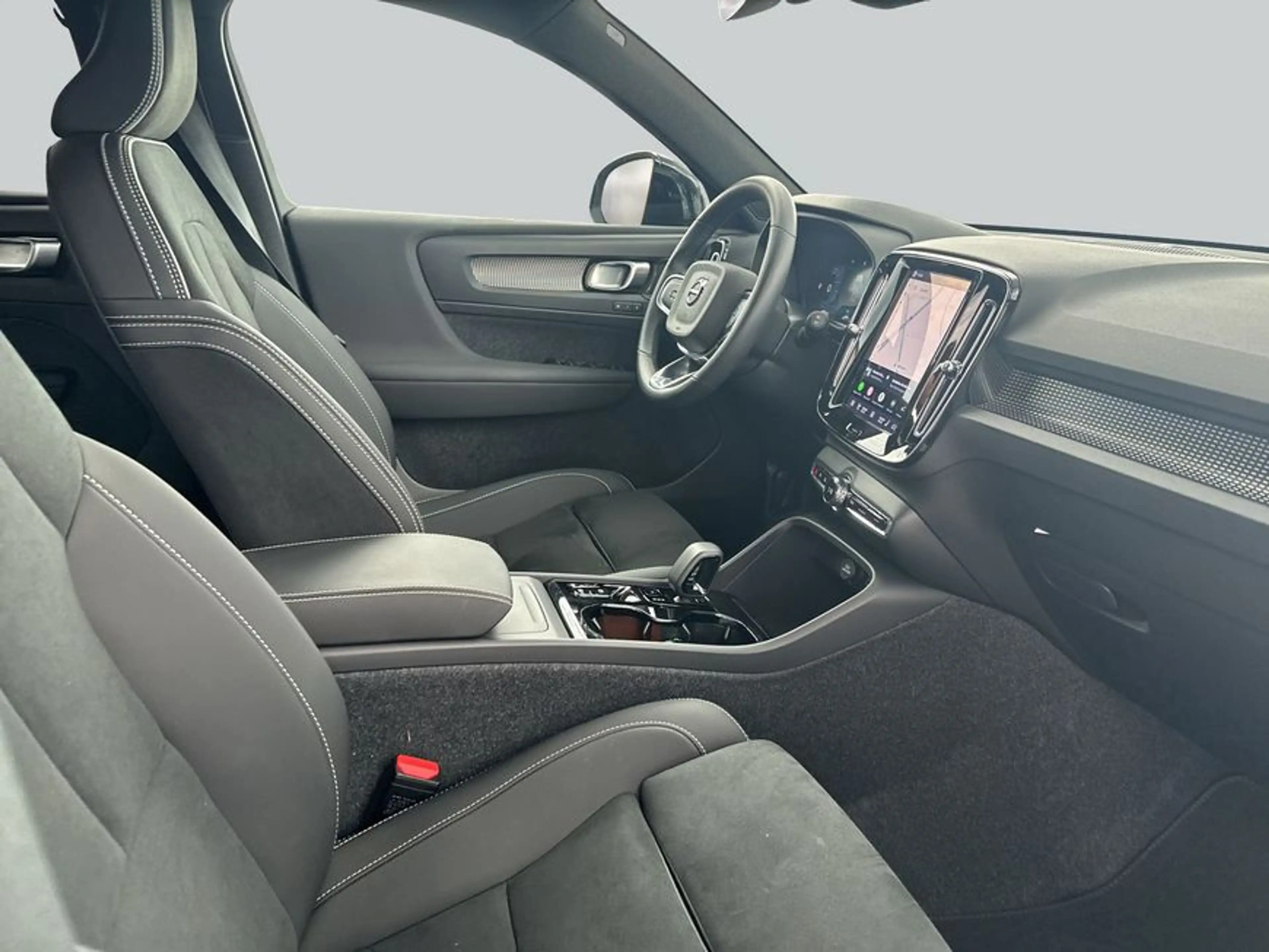 Volvo XC40 XC40 B3 B DKG Plus Black Edition — photo 12