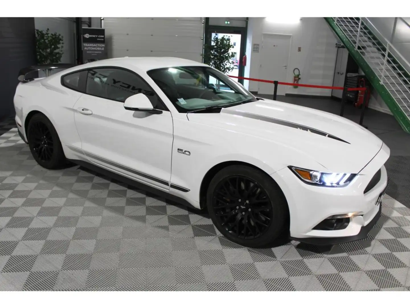 Ford Mustang FASTBACK 5.0 V8 421CH Black Shadow Edition Faible Kms Weiß - 2