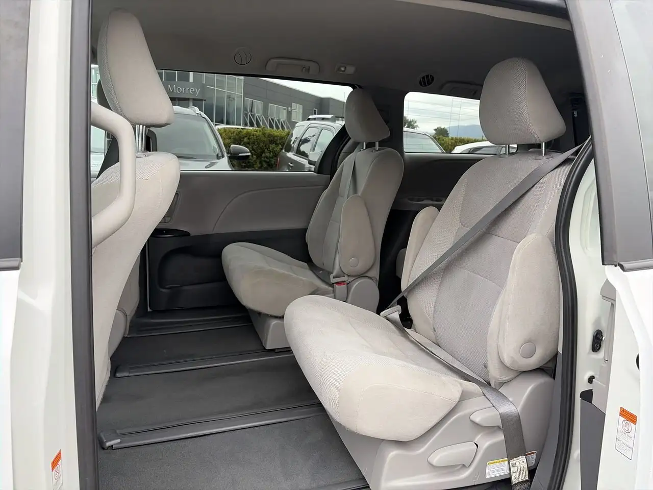 Toyota Sienna снимка Toyota Sienna