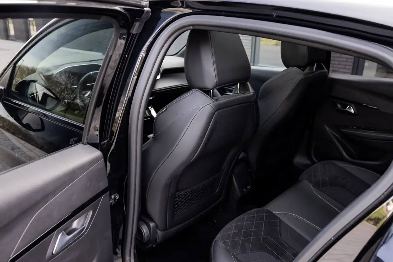 Peugeot 208 1.2 PureTech GT Pack | Pano | CarPlay | Camera | 12