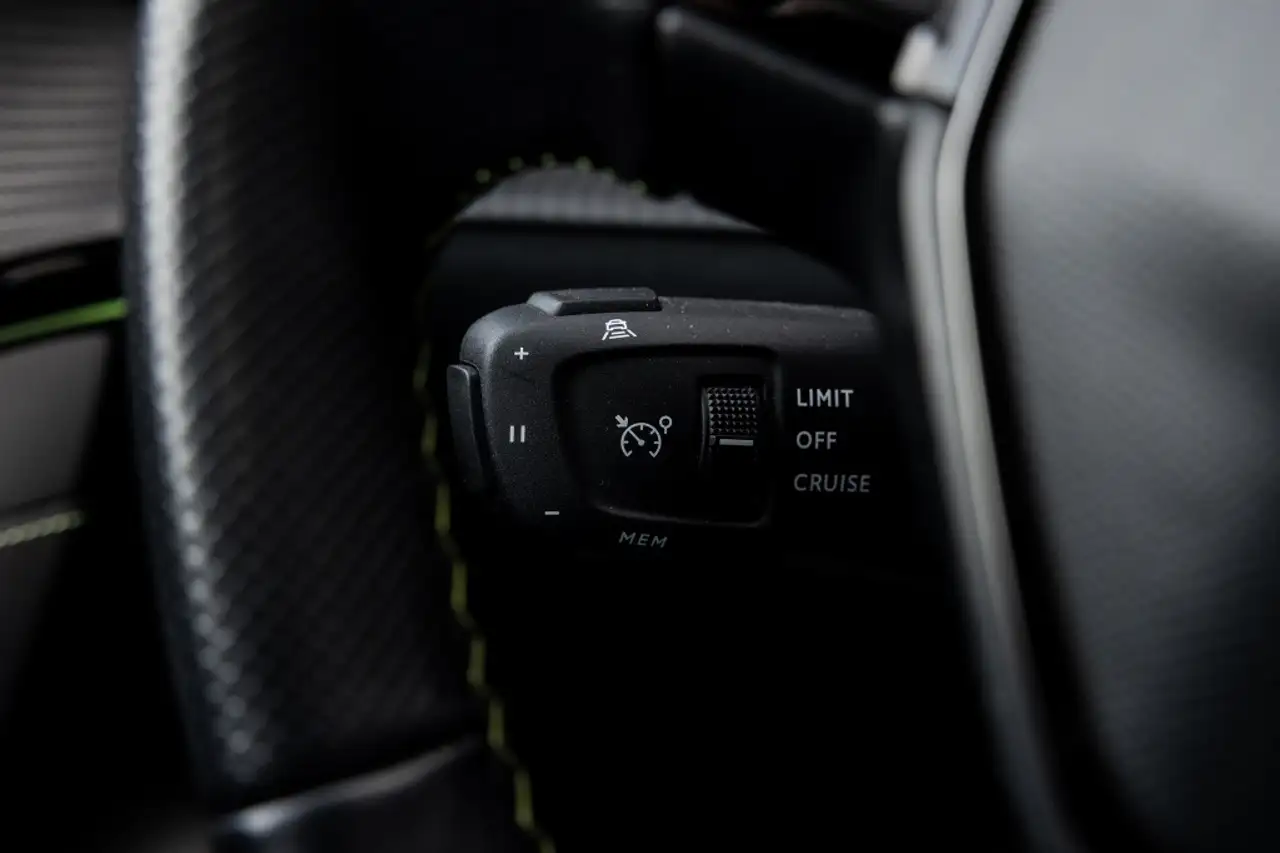 Peugeot 208 1.2 PureTech GT Pack | Pano | CarPlay | Camera | 34