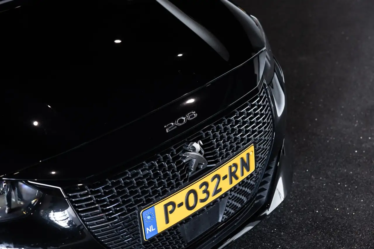 Peugeot 208 1.2 PureTech GT Pack | Pano | CarPlay | Camera | 36