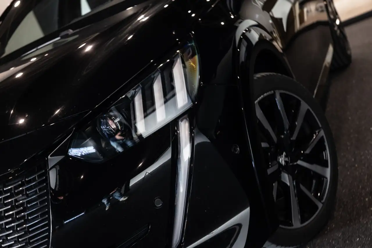 Peugeot 208 1.2 PureTech GT Pack | Pano | CarPlay | Camera | 38