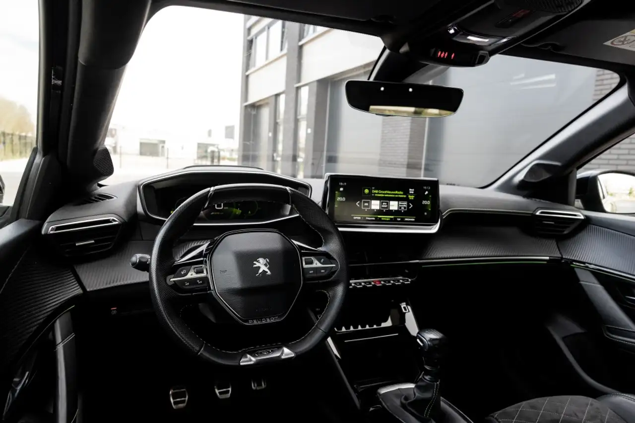 Peugeot 208 1.2 PureTech GT Pack | Pano | CarPlay | Camera | 25