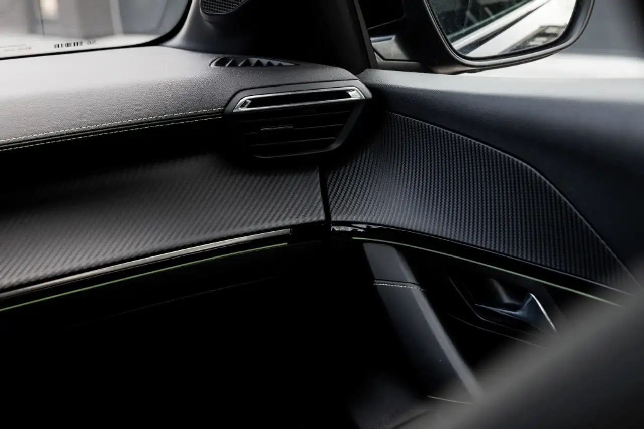 Peugeot 208 1.2 PureTech GT Pack | Pano | CarPlay | Camera | 24