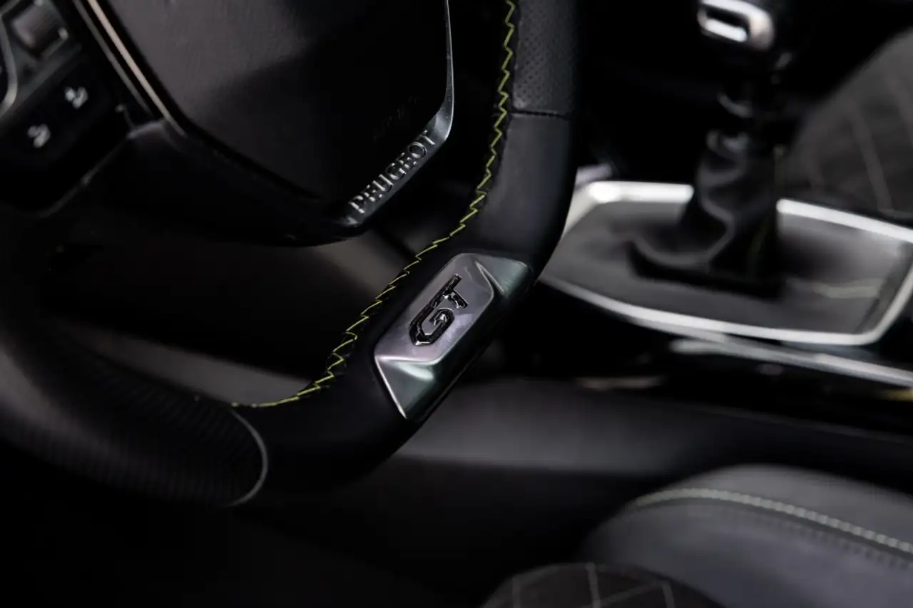 Peugeot 208 1.2 PureTech GT Pack | Pano | CarPlay | Camera | 28