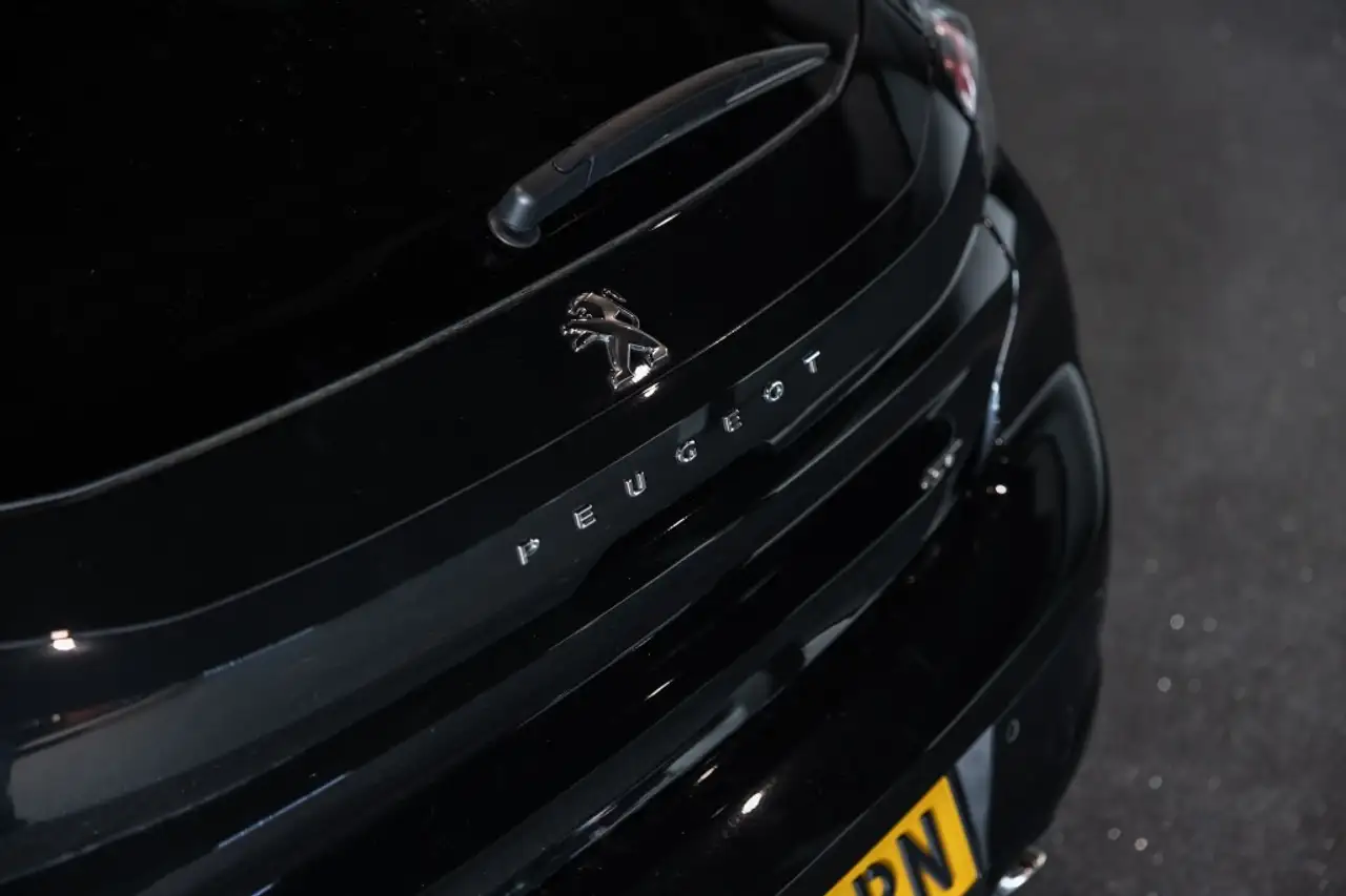 Peugeot 208 1.2 PureTech GT Pack | Pano | CarPlay | Camera | 30