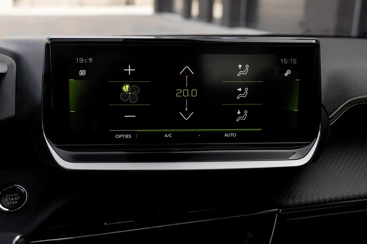 Peugeot 208 1.2 PureTech GT Pack | Pano | CarPlay | Camera | 37