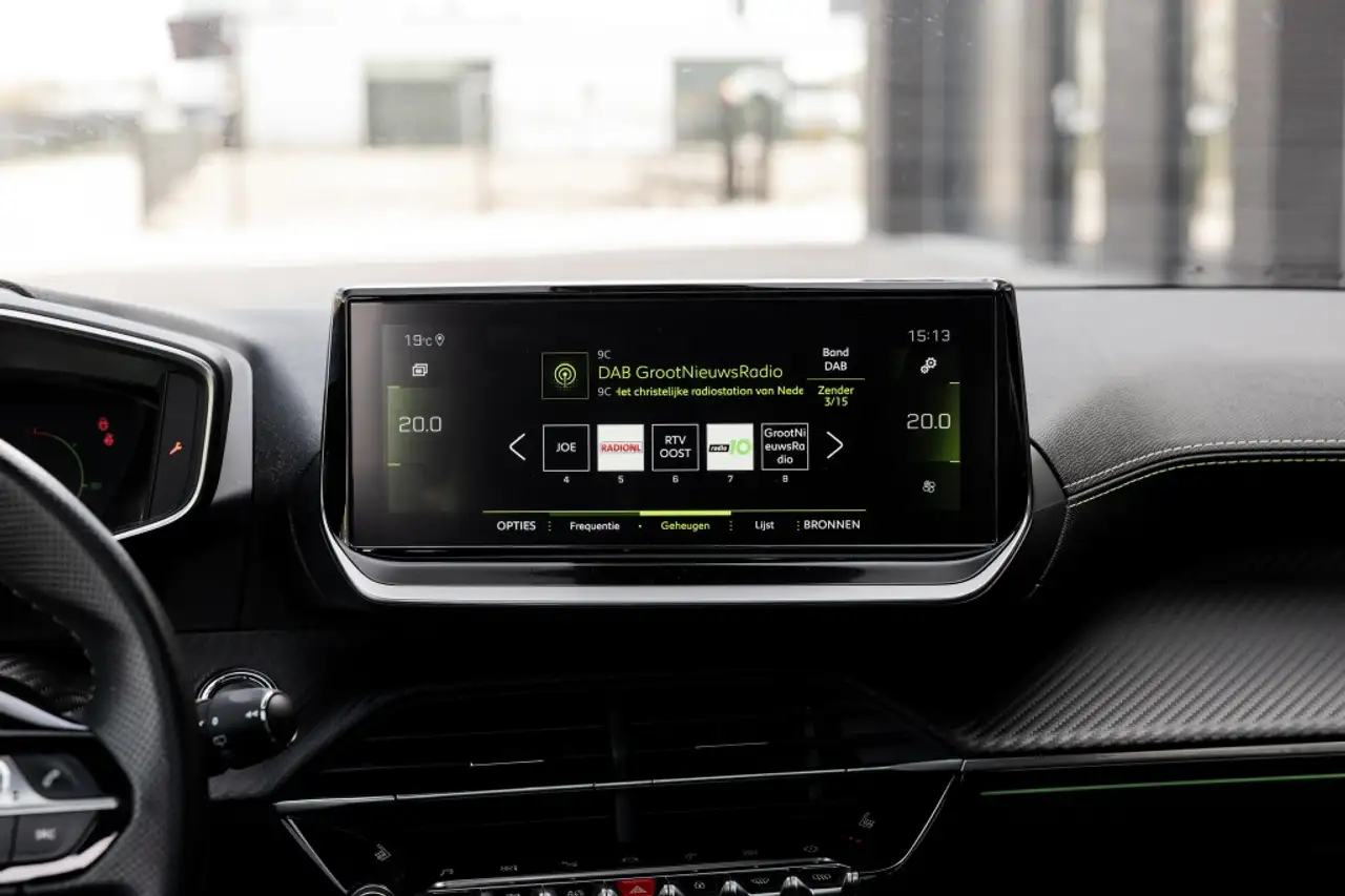 Peugeot 208 1.2 PureTech GT Pack | Pano | CarPlay | Camera | 19