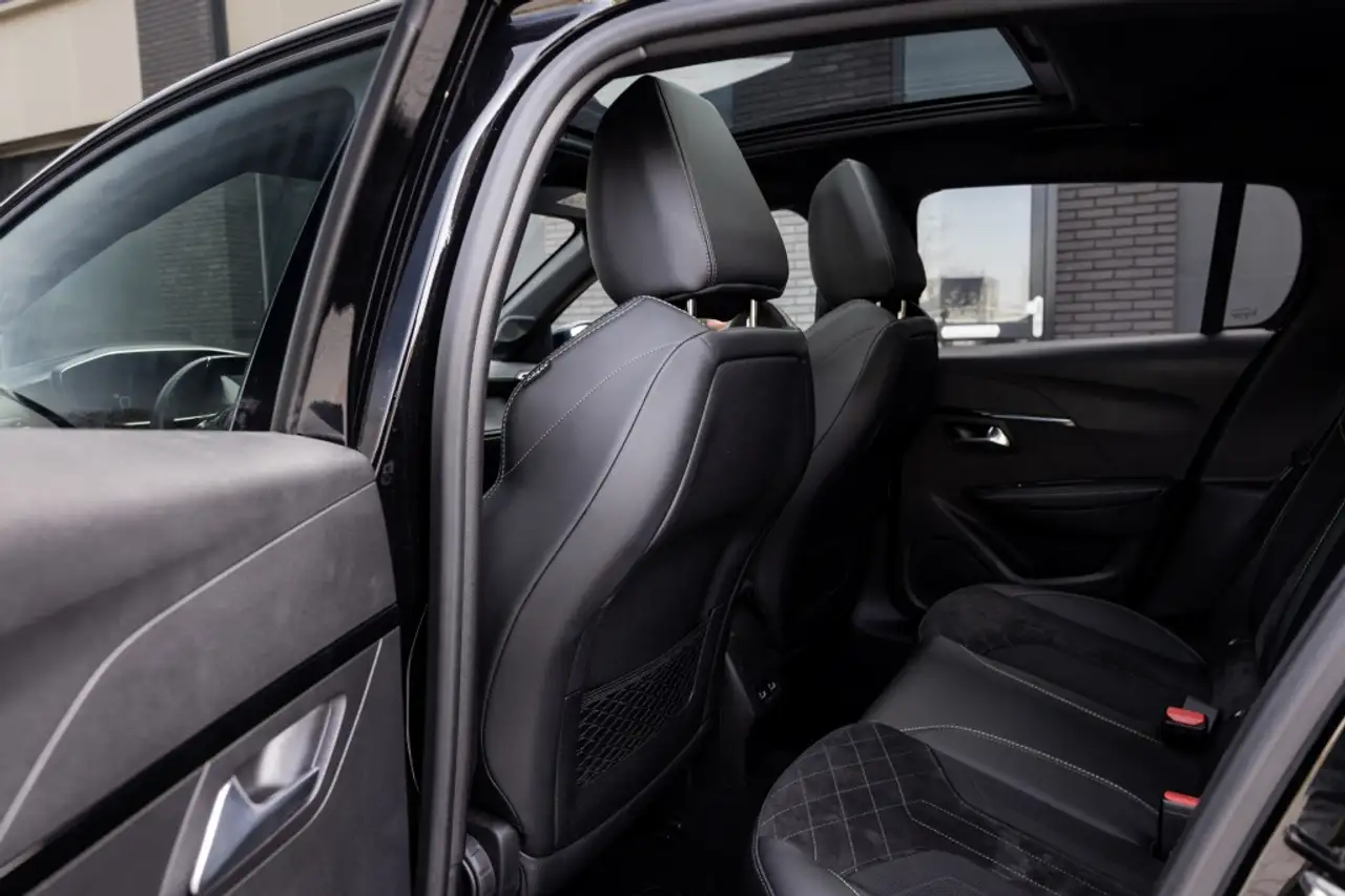 Peugeot 208 1.2 PureTech GT Pack | Pano | CarPlay | Camera | 7