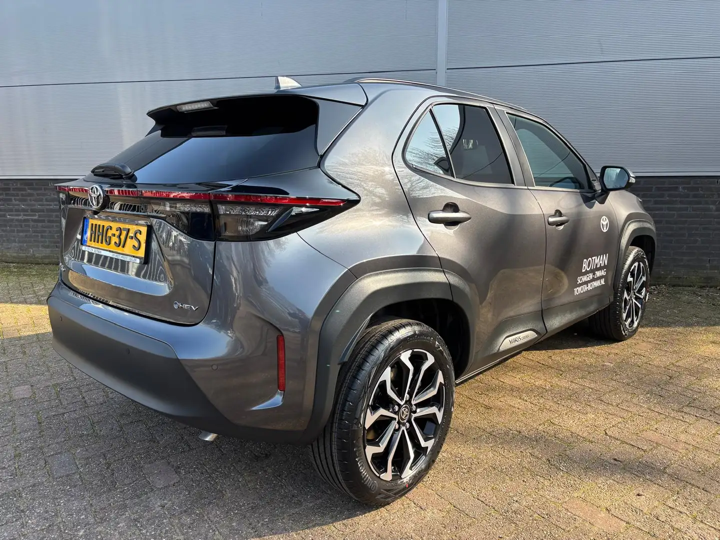 Toyota Yaris Cross 1.5 Hybrid 115 First Edition, Demonstratie Auto Grijs - 2