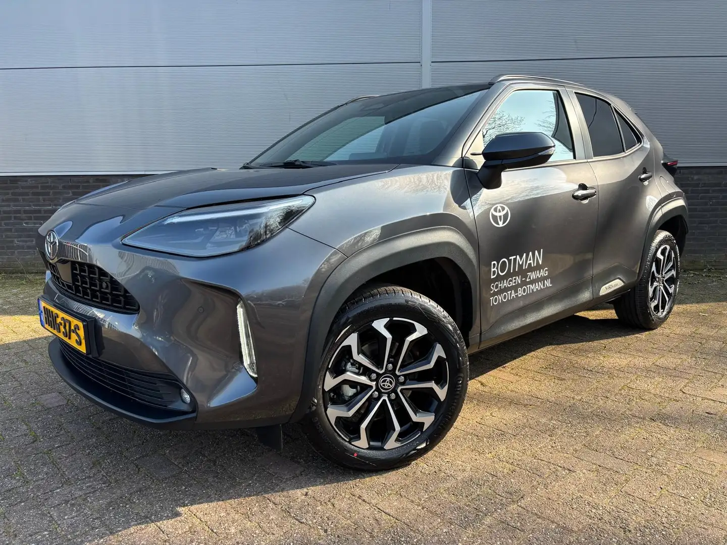 Toyota Yaris Cross 1.5 Hybrid 115 First Edition, Demonstratie Auto Grijs - 1