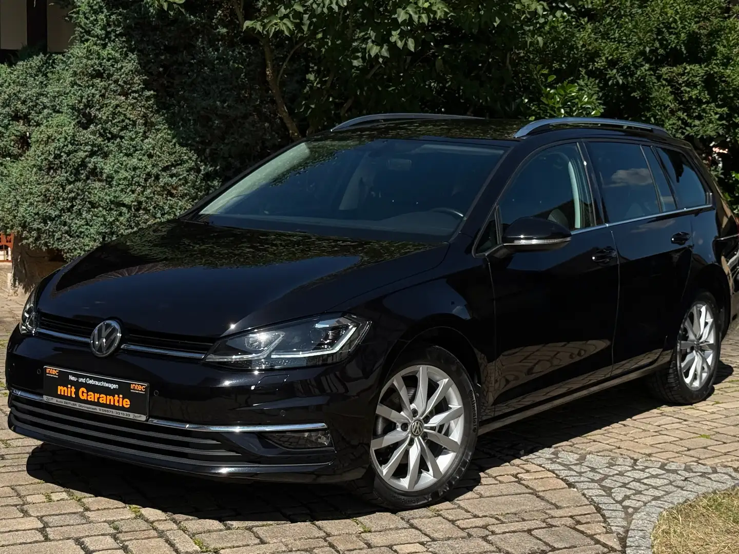 Volkswagen Golf Variant Highline DSG+LED+ACC+Navi+Massage...5,99%... Noir - 1