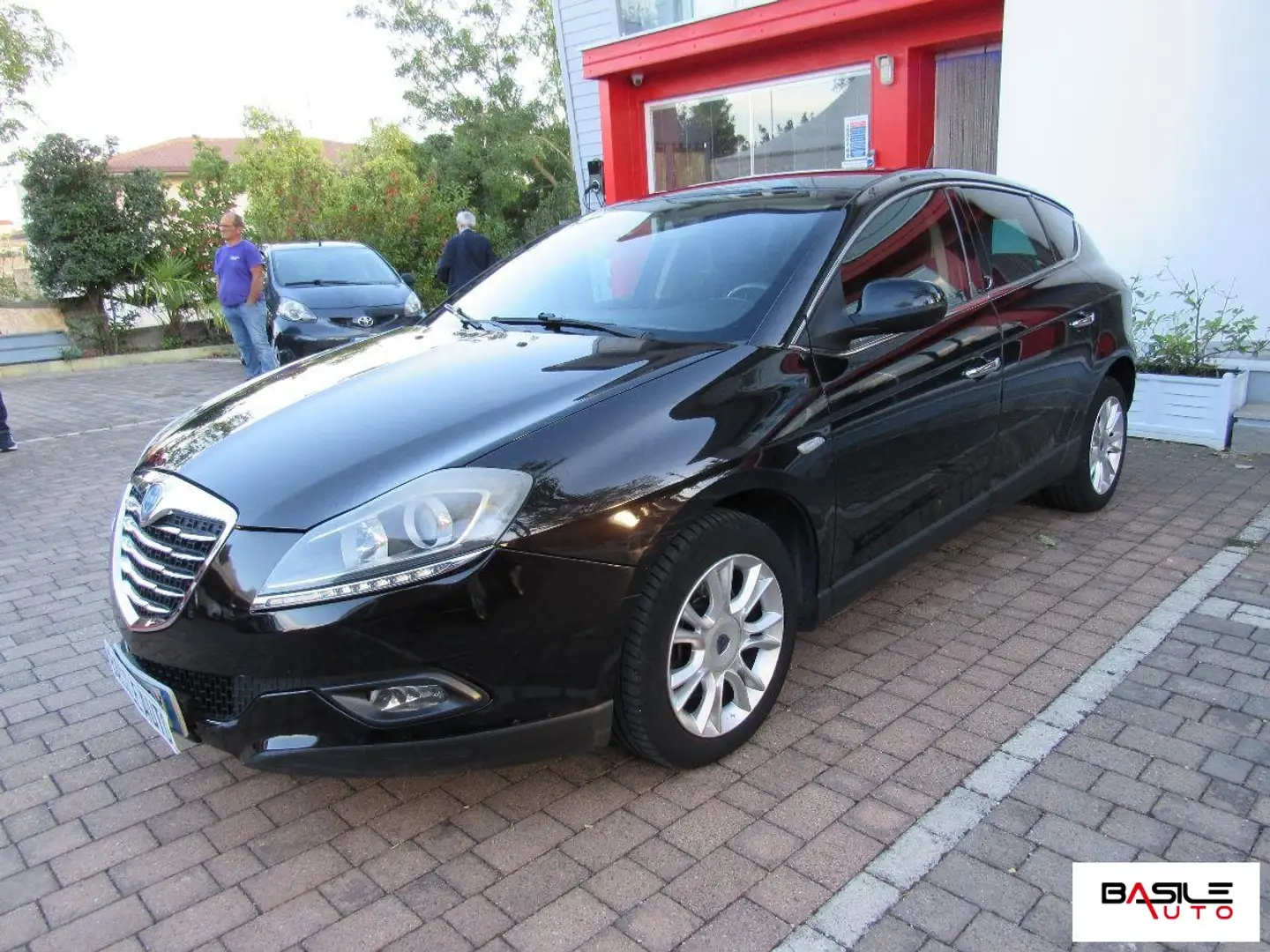 Lancia Delta 2.0 MJT DPF Platinum Zwart - 2