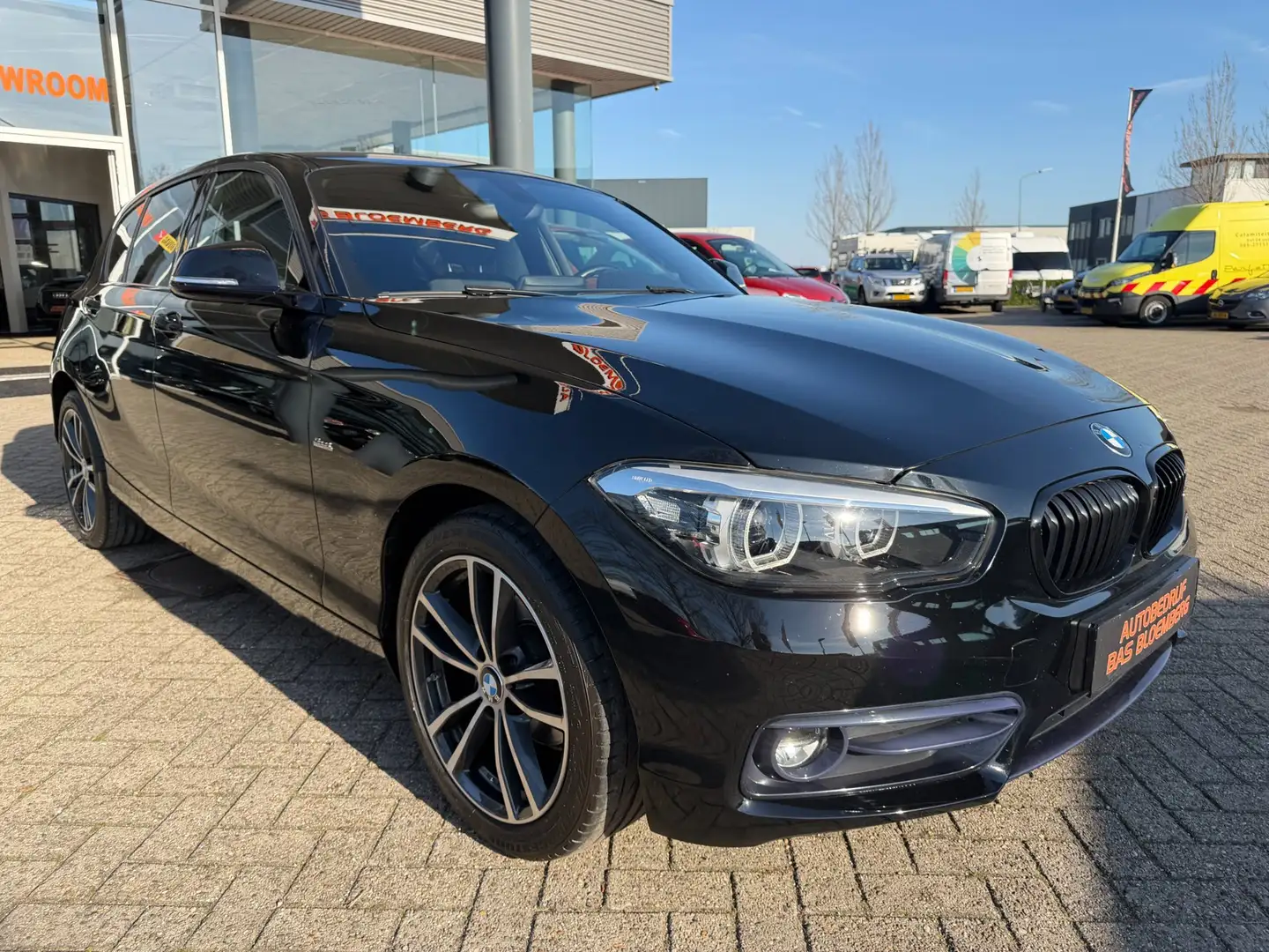BMW 116 1-serie 116i Edition Sport Line Shadow Executive, Schwarz - 2