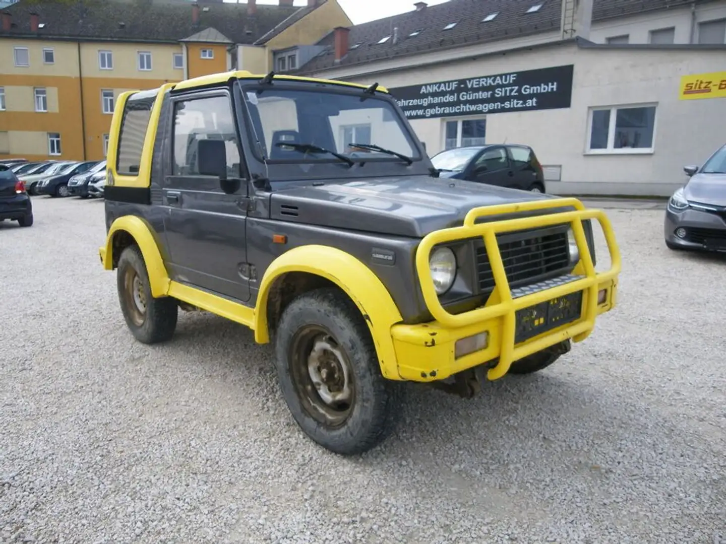 Suzuki Samurai 1,3 Benzin SJ Cabrio ALLRAD Gris - 2