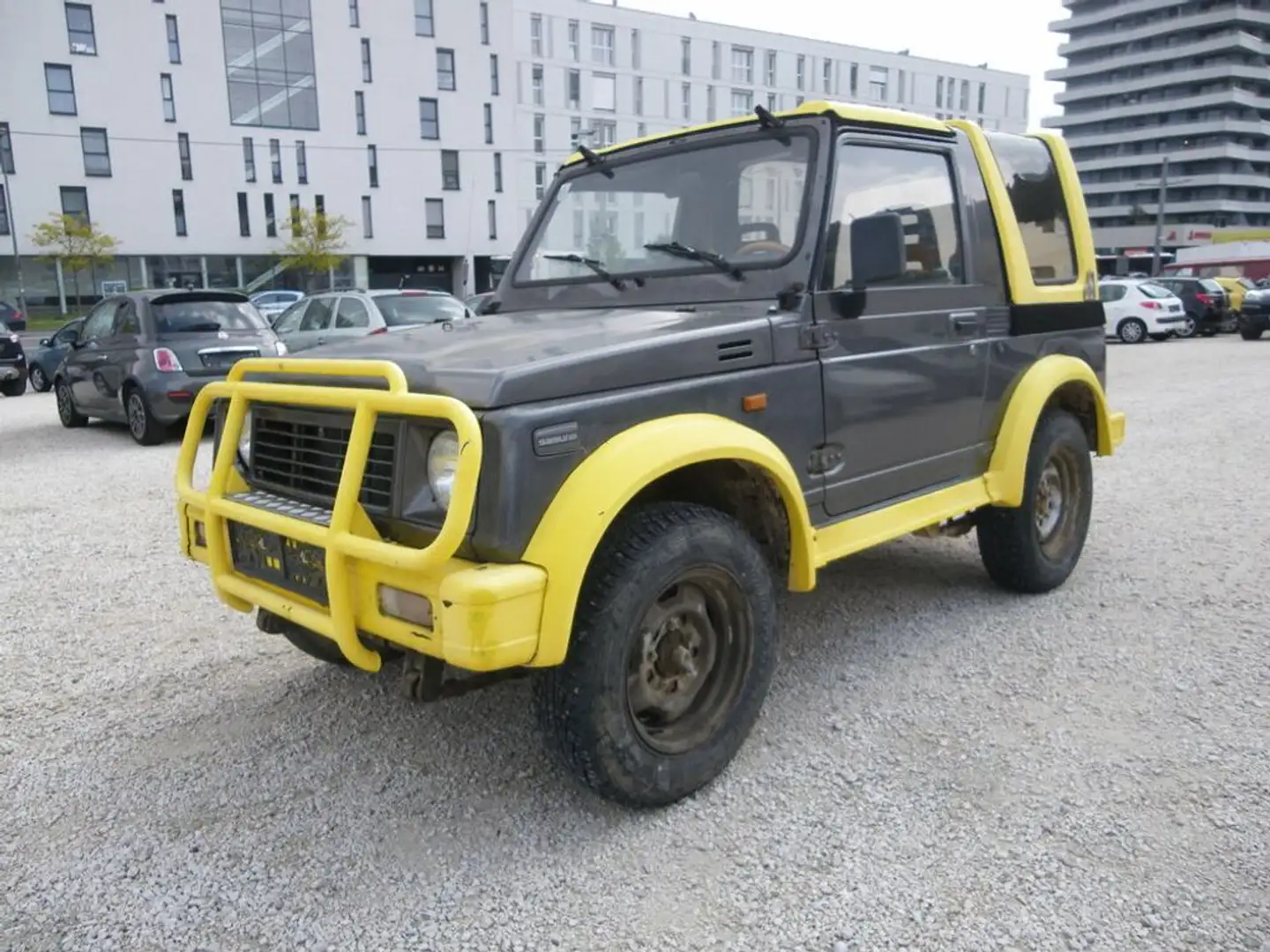 Suzuki Samurai 1,3 Benzin SJ Cabrio ALLRAD Grau - 1