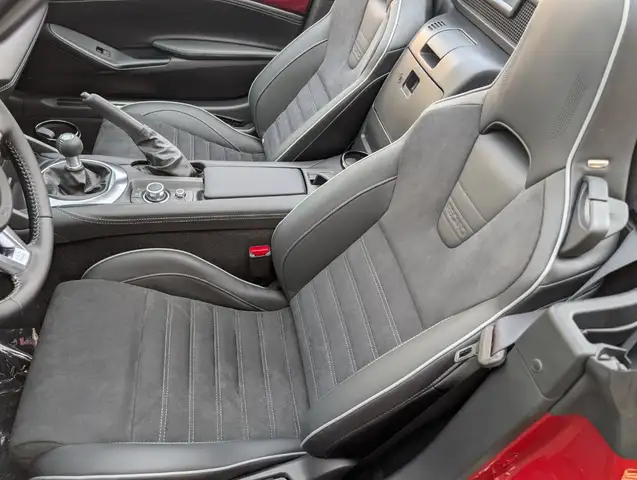 Mazda MX-5 view 17