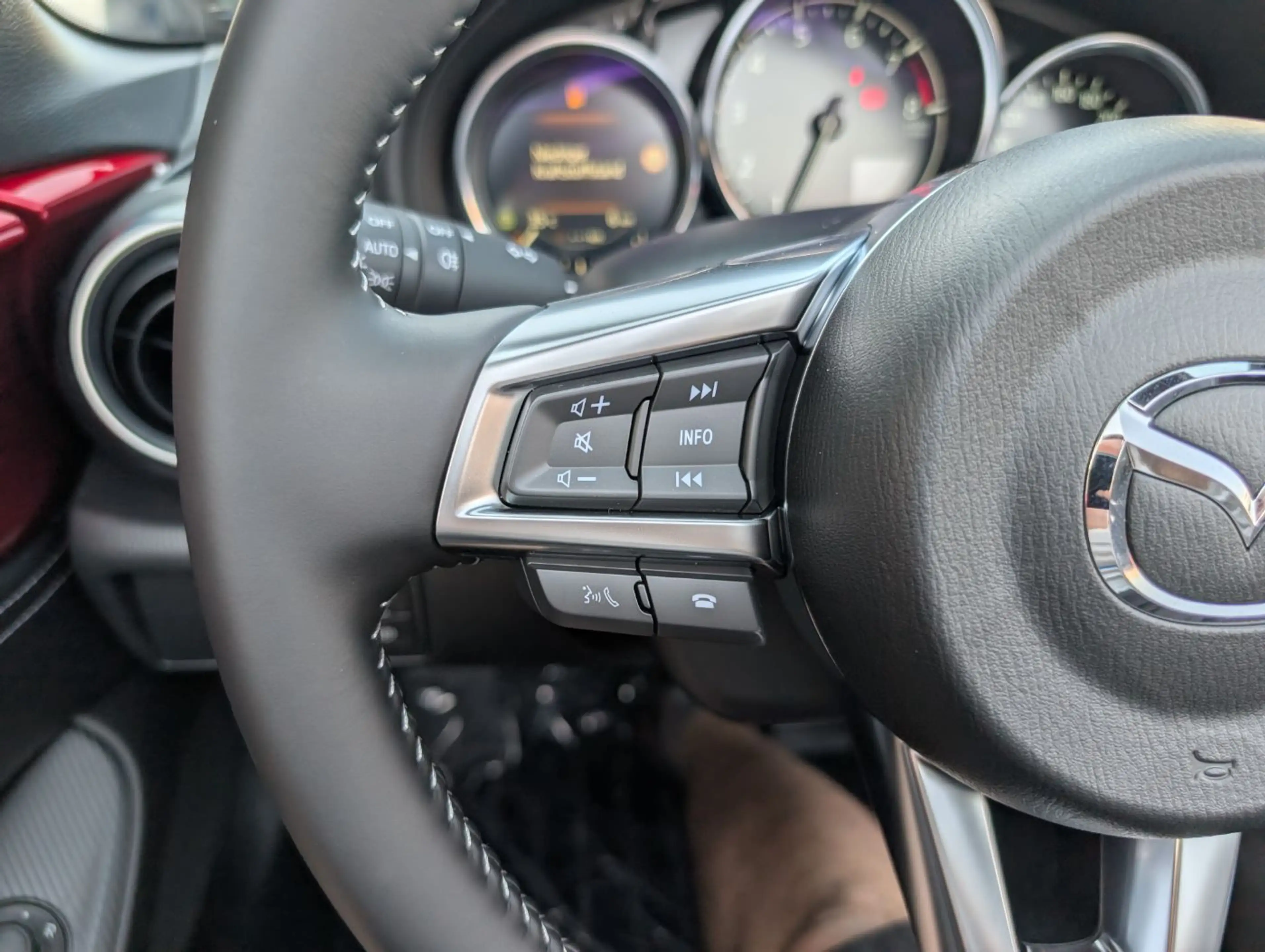 Mazda MX-5 1.5 G132 HOMURA — photo 11