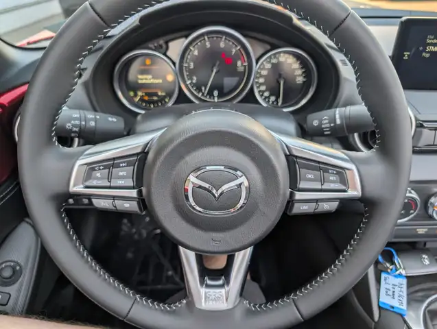 Mazda MX-5 view 13