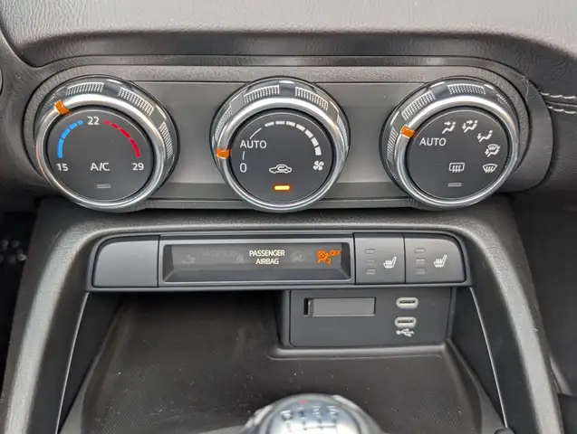 Mazda MX-5 view 22