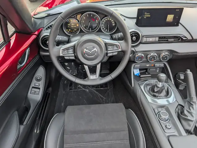 Mazda MX-5 view 14