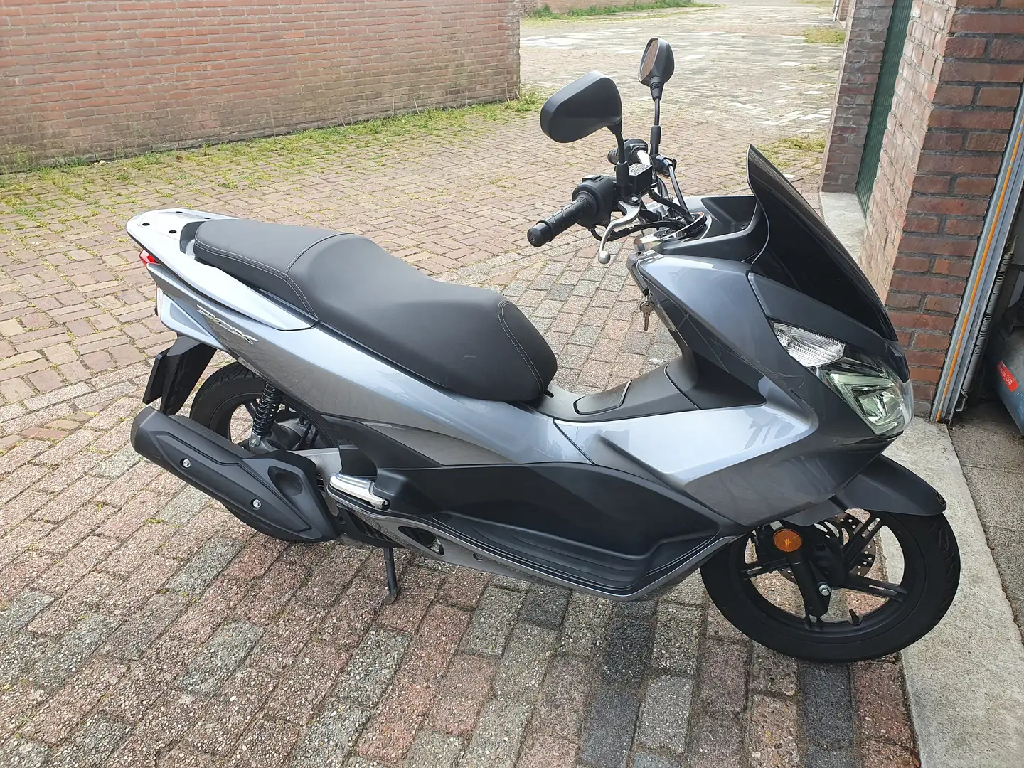 Honda PCX 125 Grijs - 1