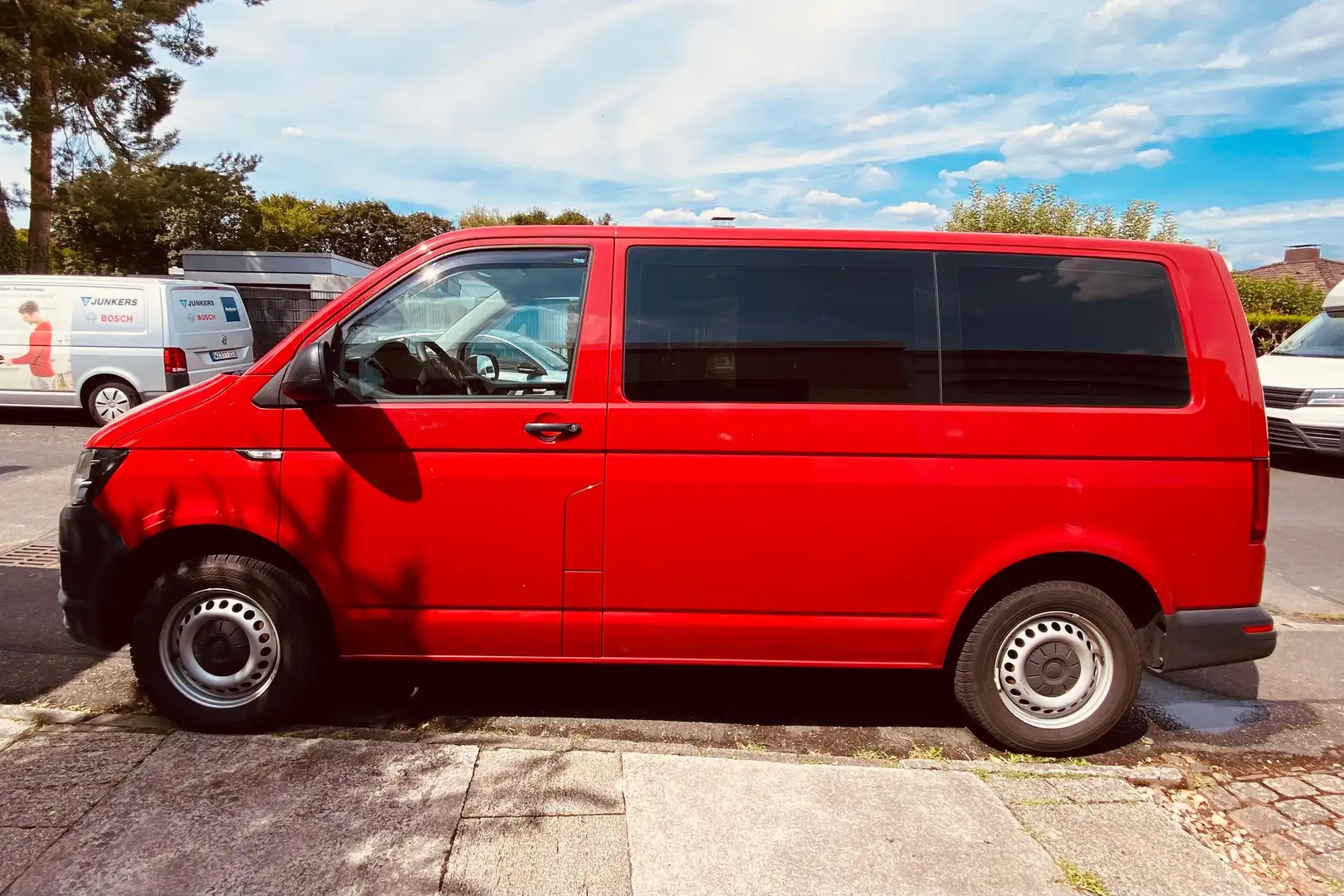 Volkswagen T6 Caravelle Camper-Professioneller Ausbau - Neuwertig Rot - 2