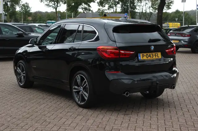 BMW X1 view 3