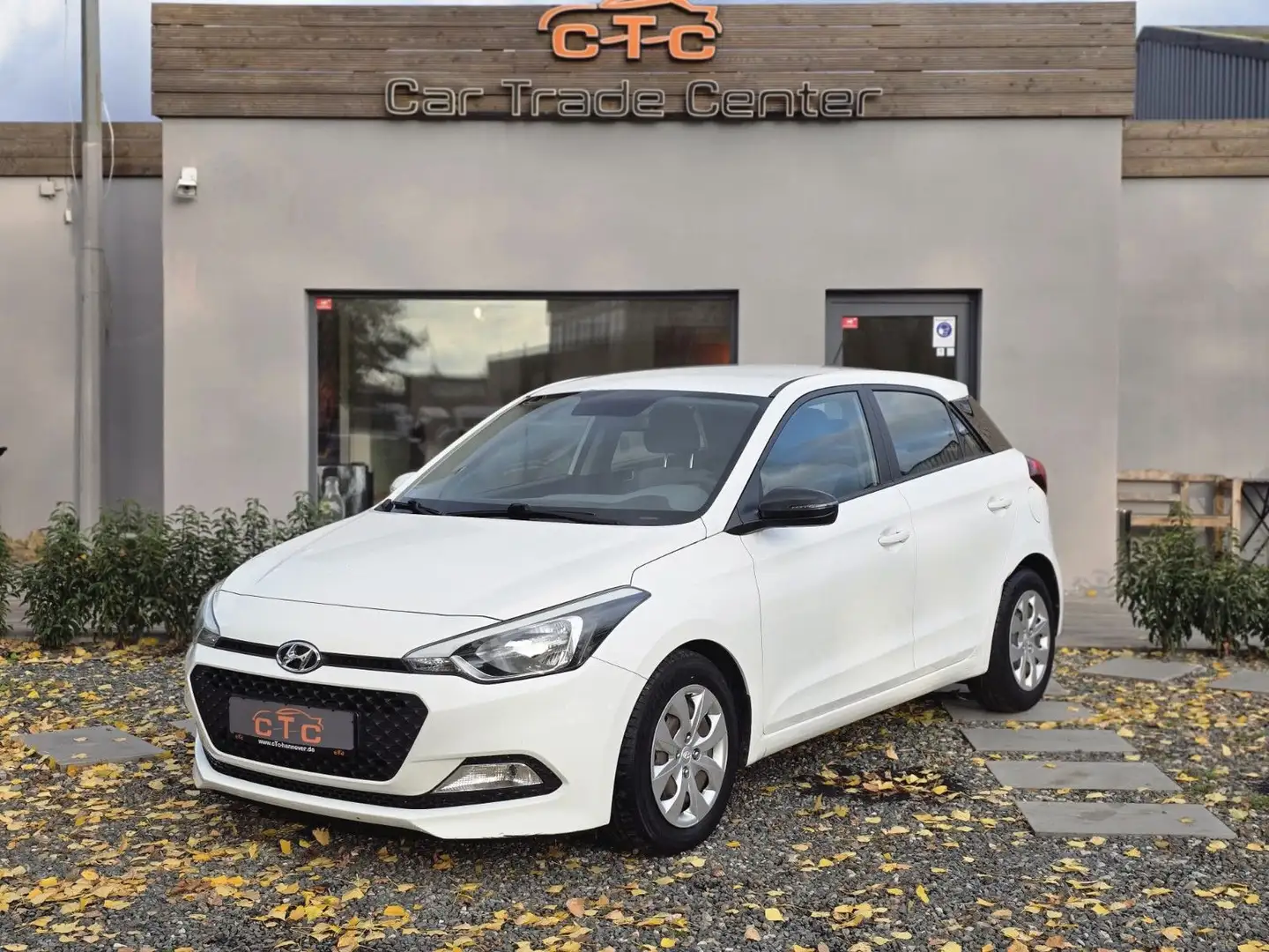 Hyundai i20 Classic/1Hd/8fach/Klima/EU6/TÜV+Inspekt.NEU Blanc - 1