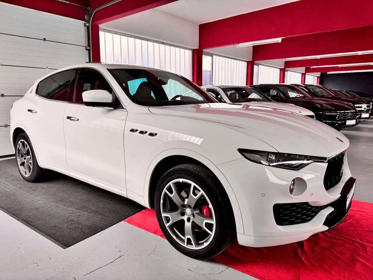 Maserati Levante Diesel Pano Luft Navi KeylesGo Kamera 20 Fehér - 2