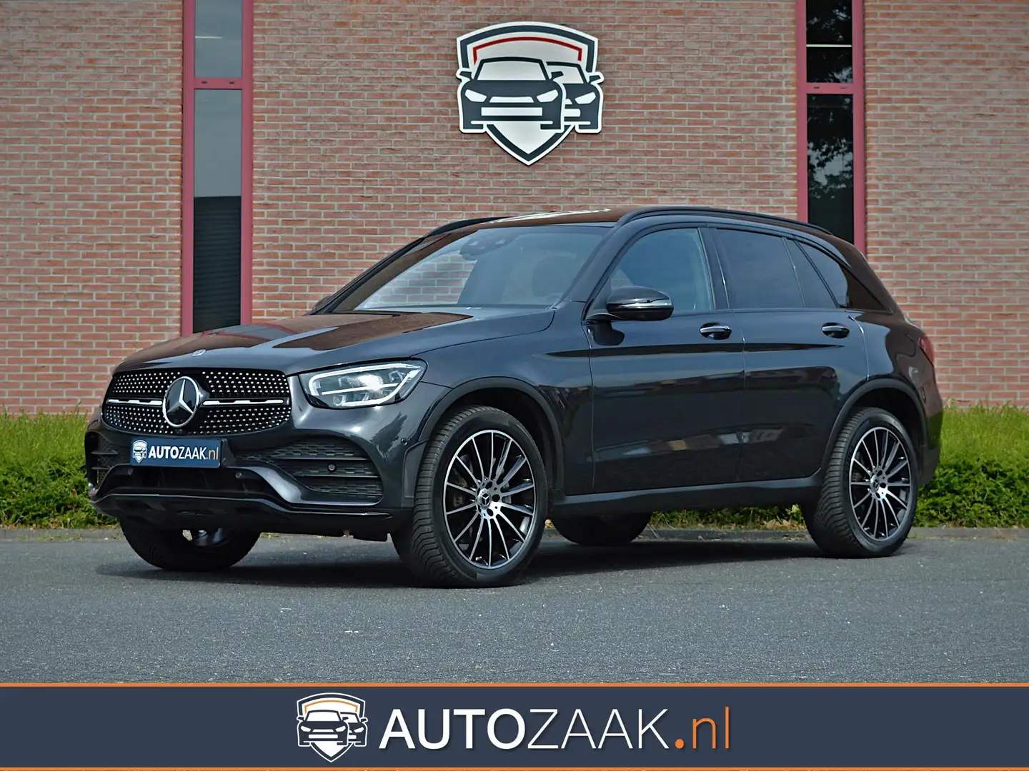 Mercedes-Benz GLC 300 300e 4MATIC AMG Premium Plus Grau - 1