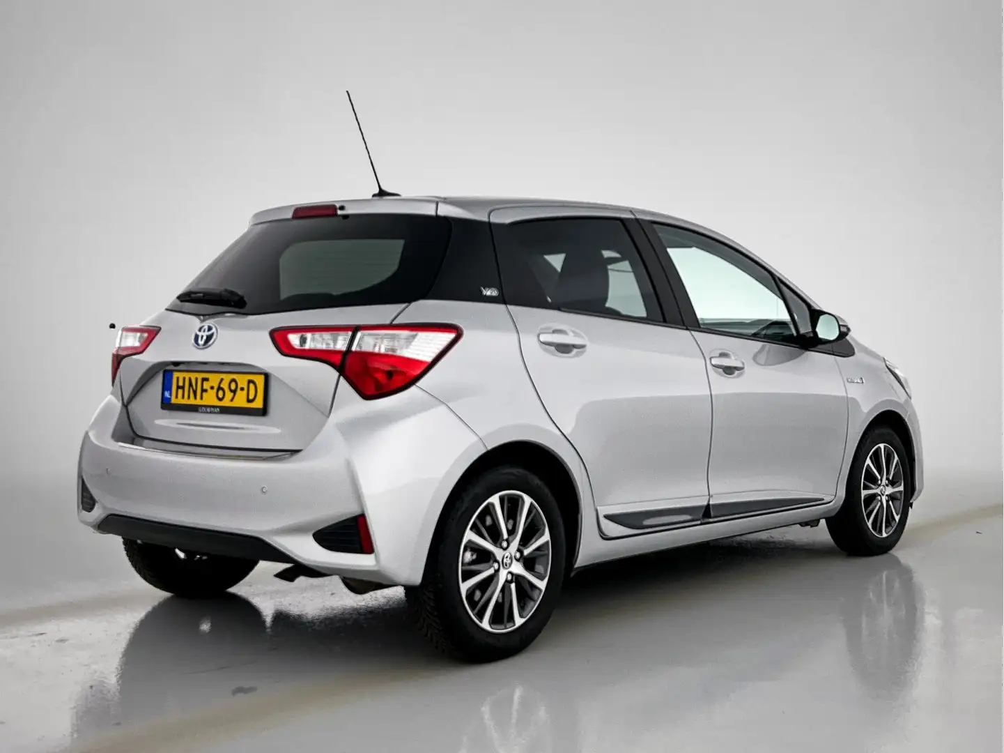 Toyota Yaris 1.5 Hybrid Dynamic Limited | Navigatie | Gris - 2