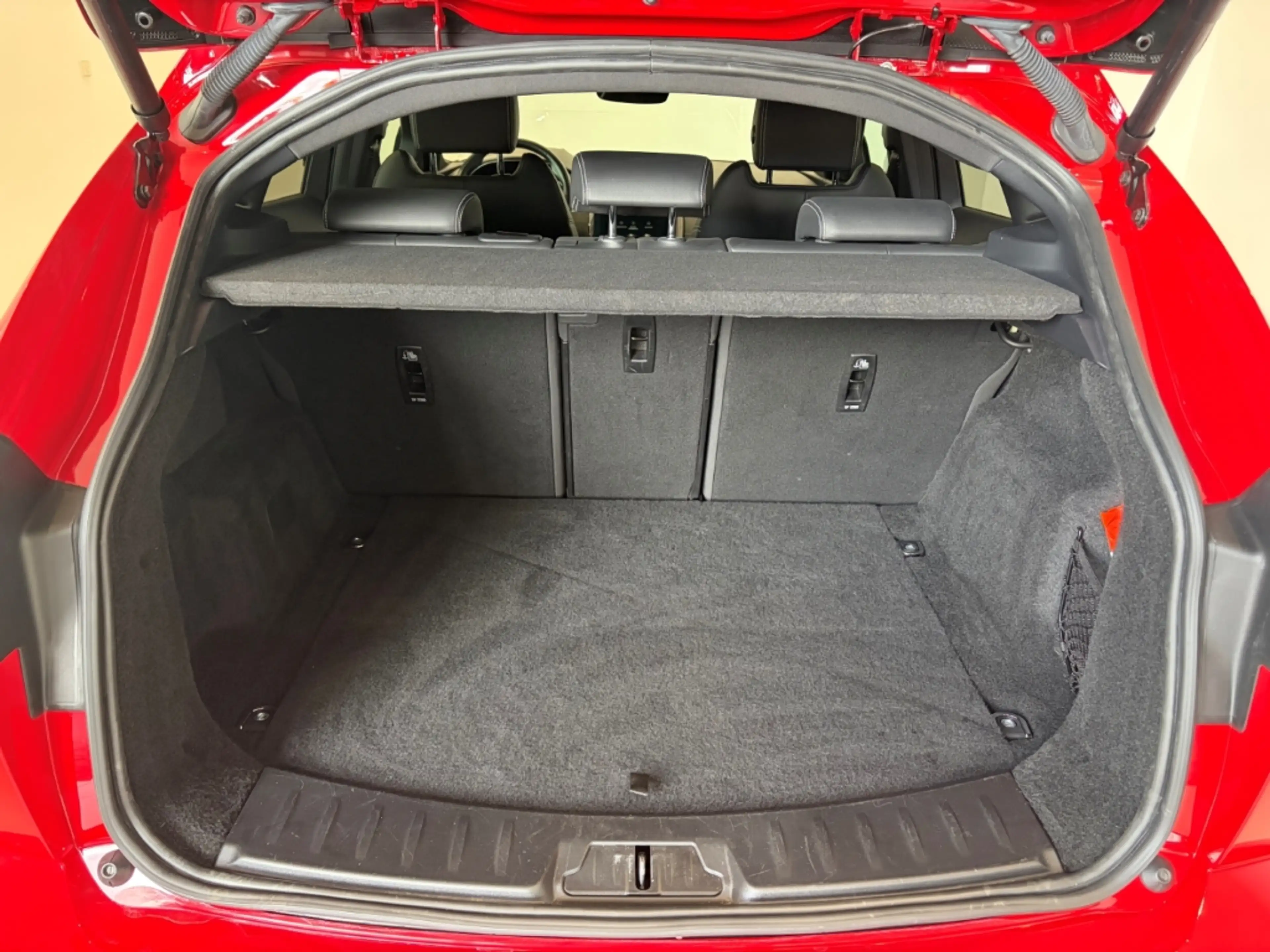 Jaguar E-Pace D200 R-Dynamic SE AWD Meridian LED ACC — photo 10