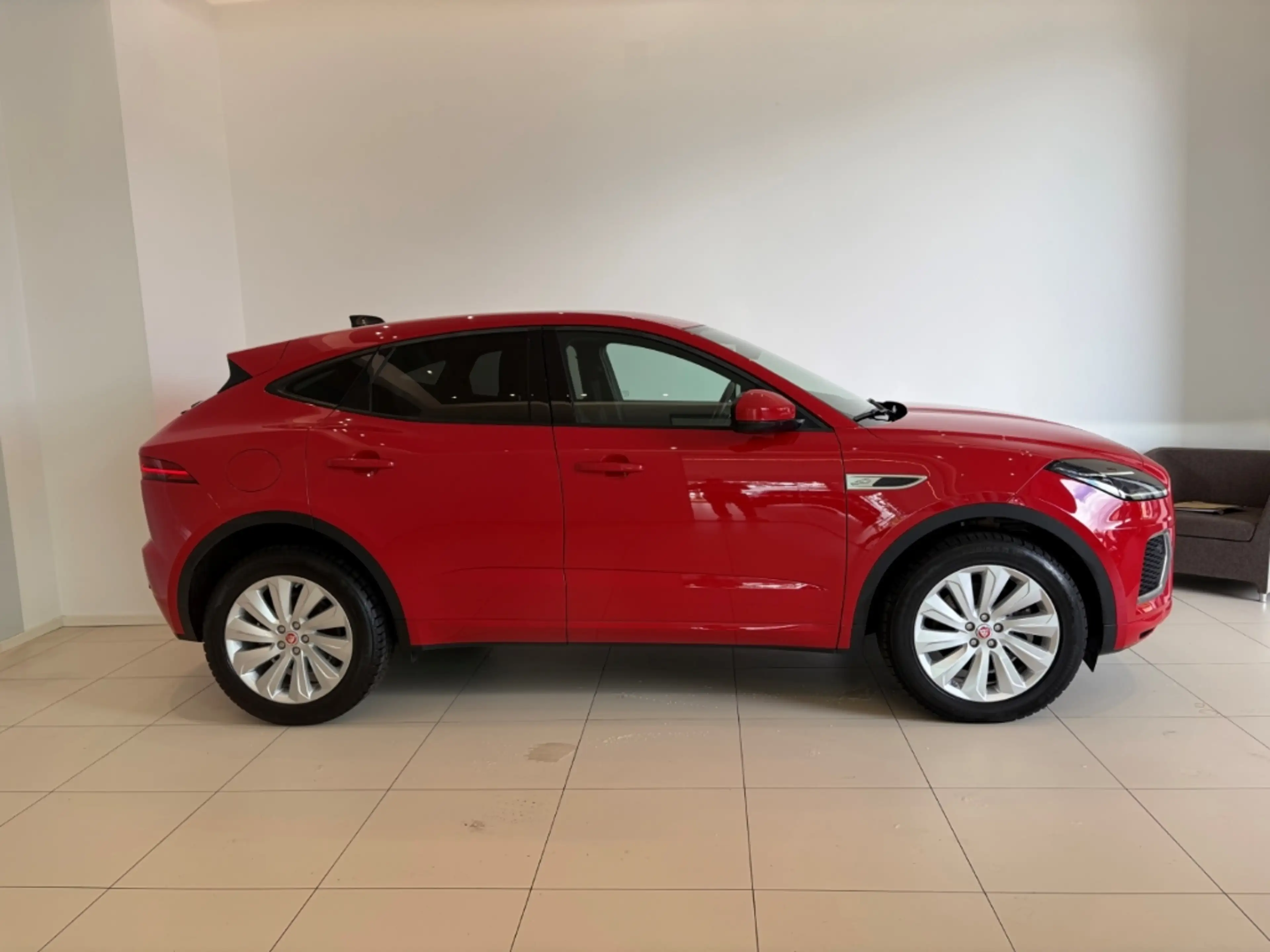 Jaguar E-Pace D200 R-Dynamic SE AWD Meridian LED ACC — photo 6