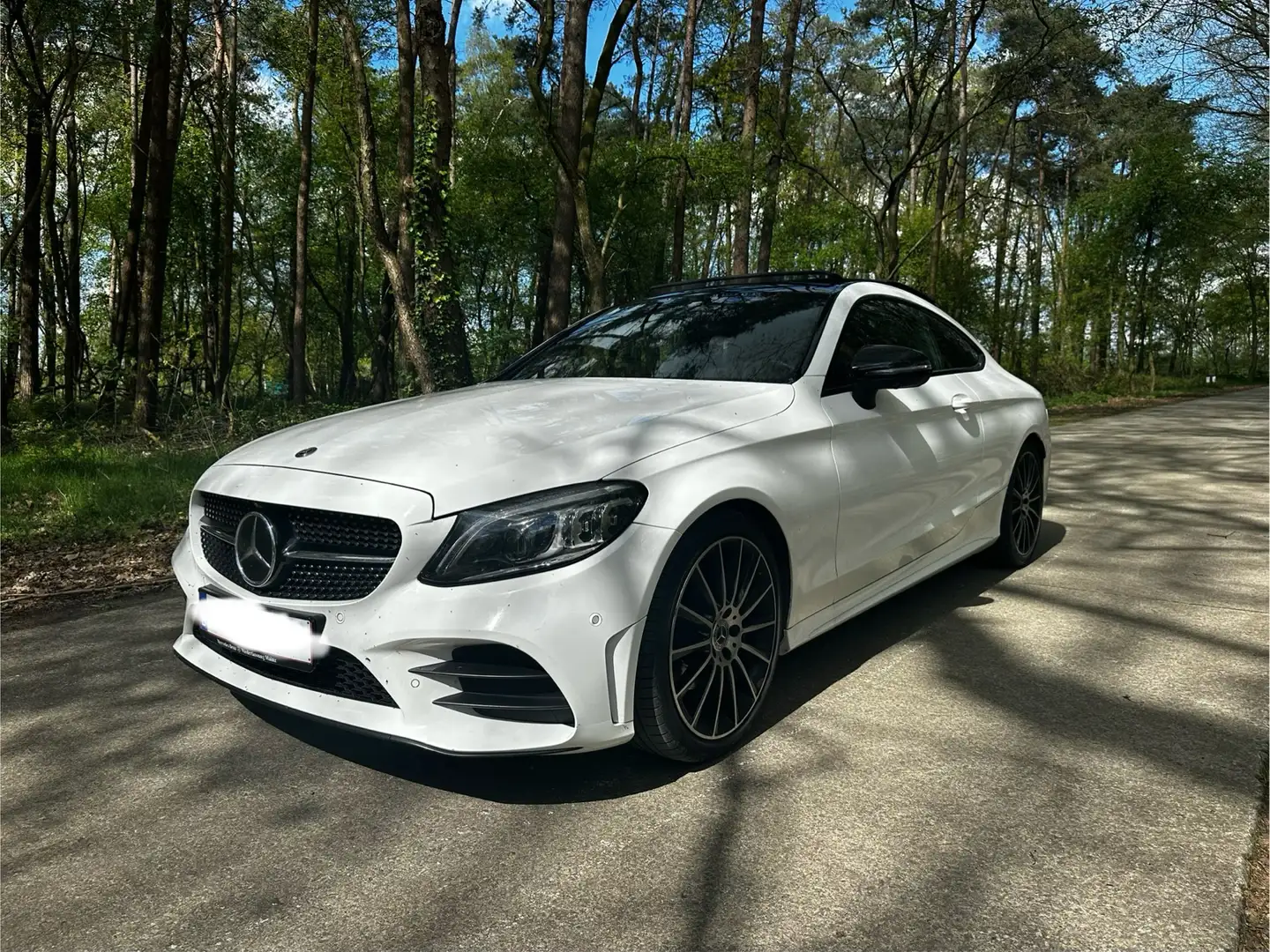 Mercedes-Benz C 220 d Coupe 9G-TRONIC AMG Line White - 1