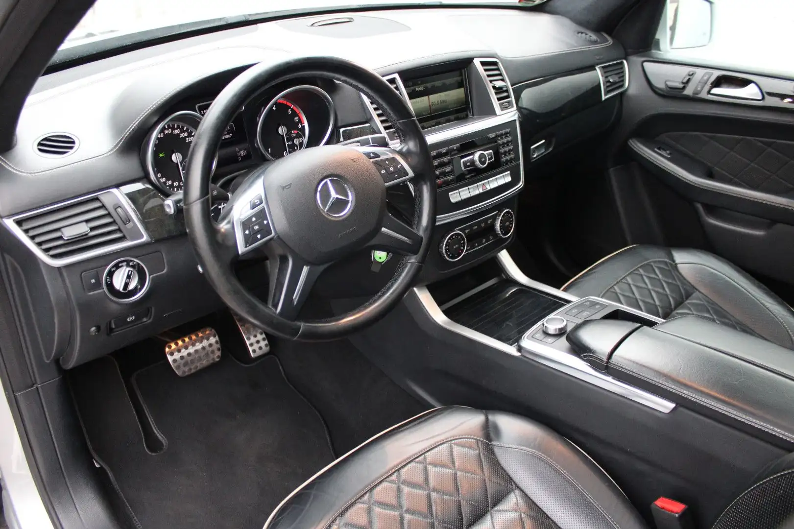 Mercedes-Benz ML 350 CDI Designo AMG Paket Edition Exklusiv Silber - 2