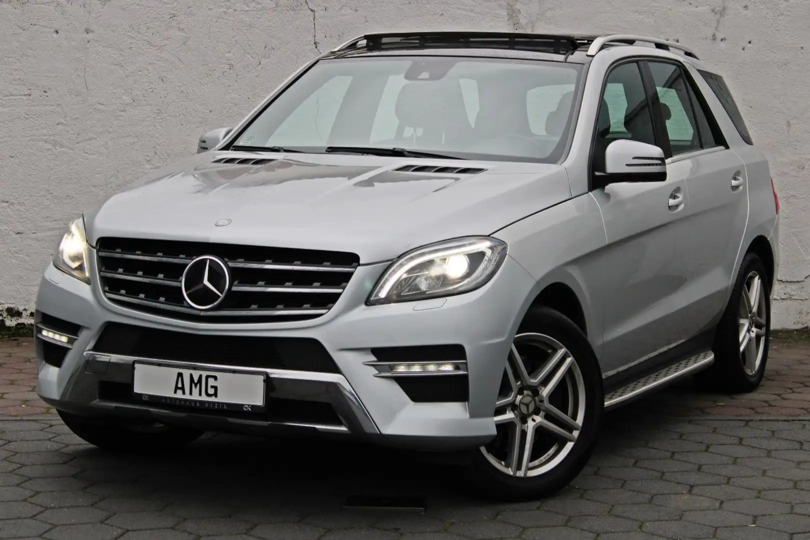 Mercedes-Benz ML 350 CDI Designo AMG Paket Edition Exklusiv Silber - 1