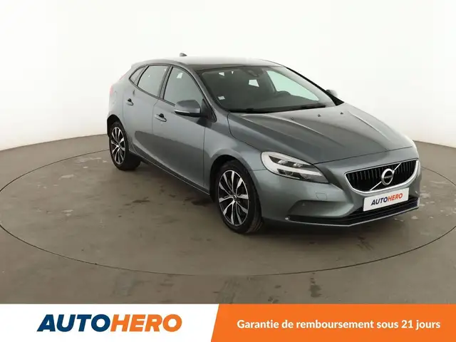 Volvo V40 view 8