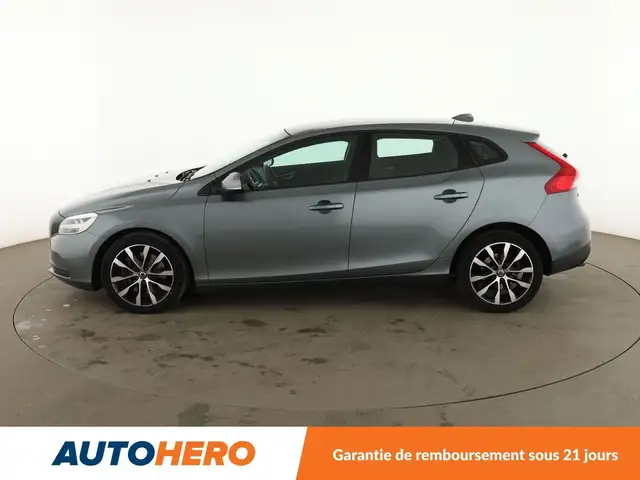 Volvo V40 view 3