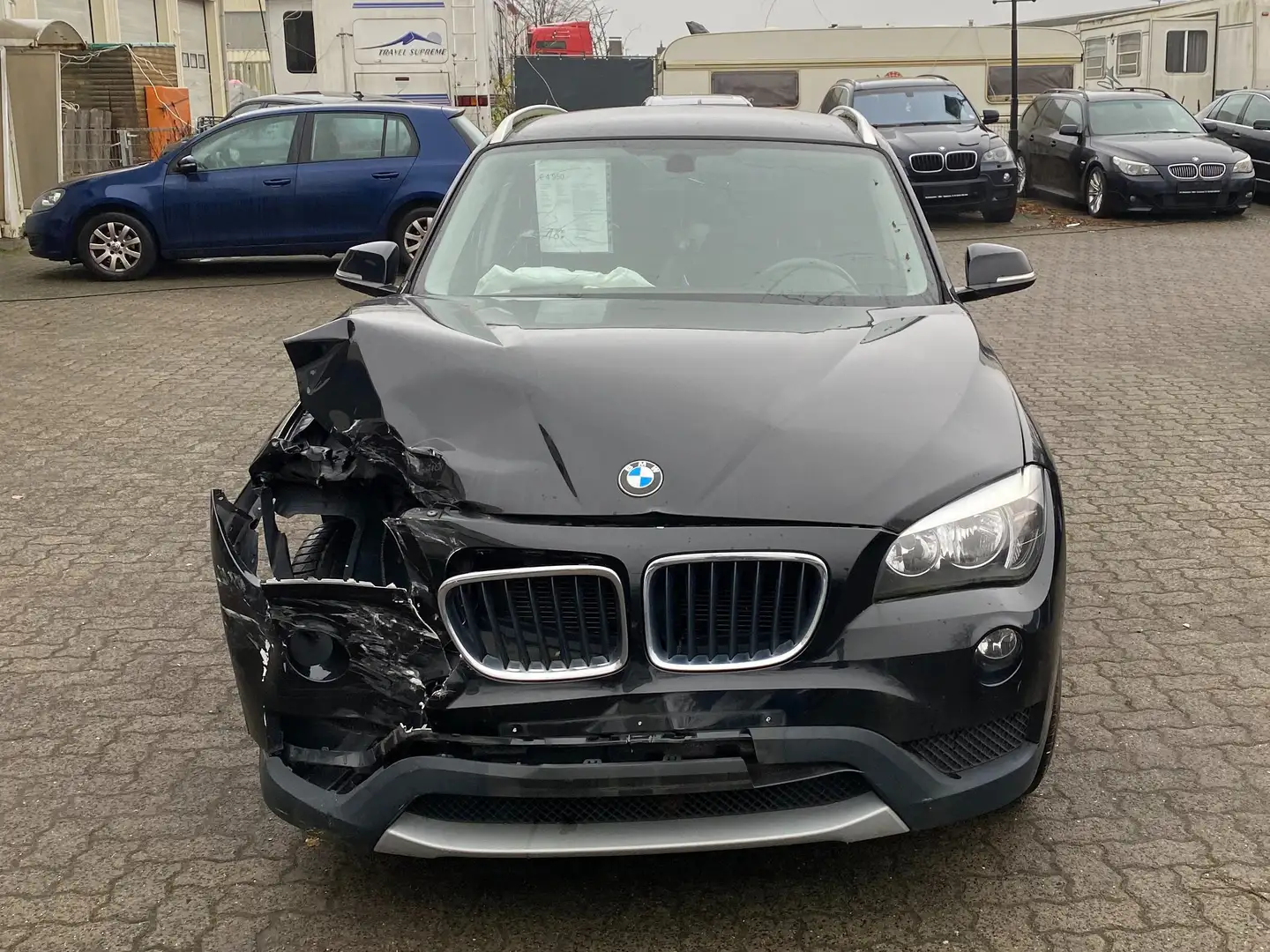 BMW X1 xDrive18d xLine Schwarz - 2