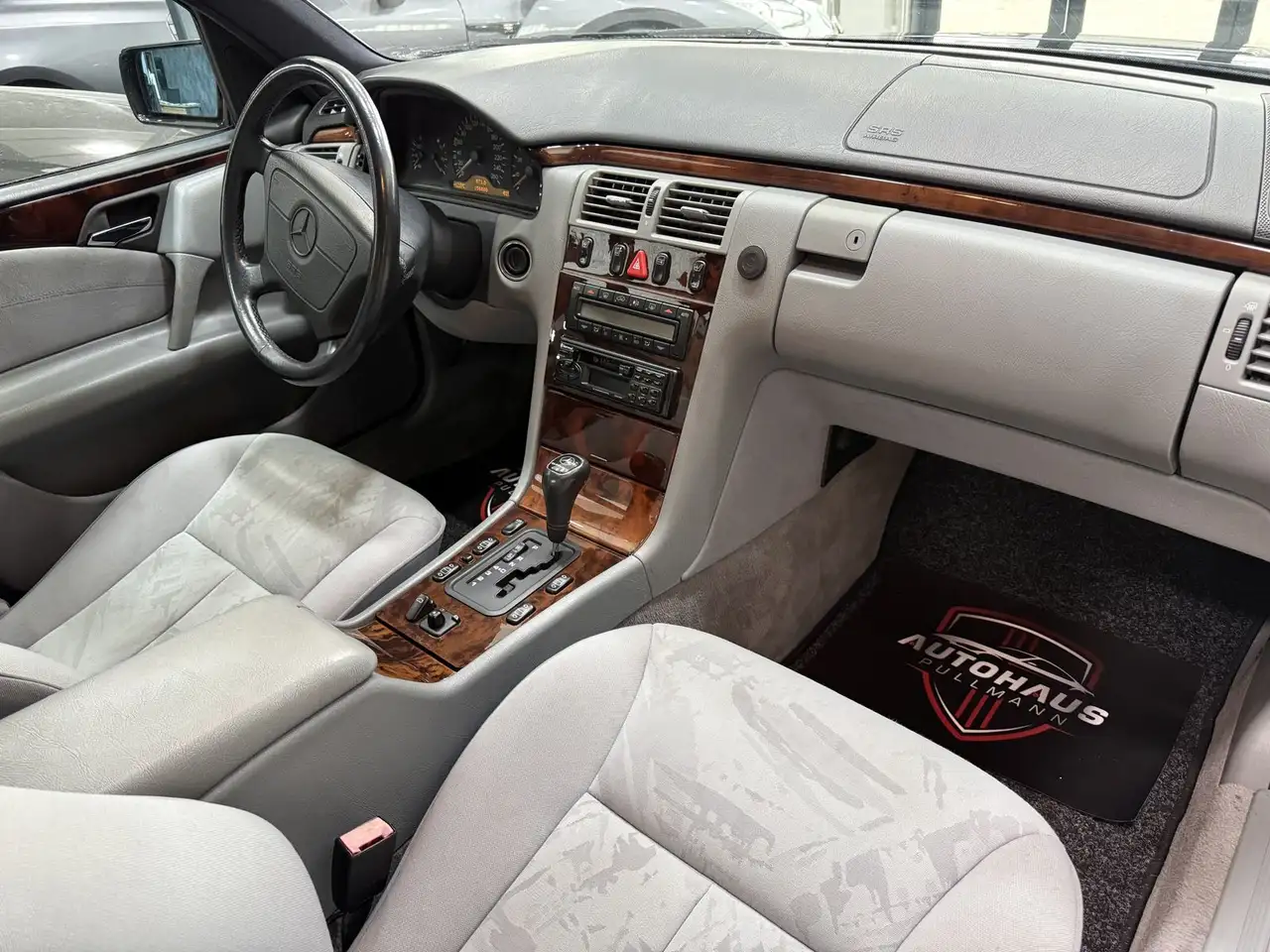 Mercedes-Benz E 240 Elegance +TEMPOMAT+KLIMA+SITZHEIZ+, foto 9