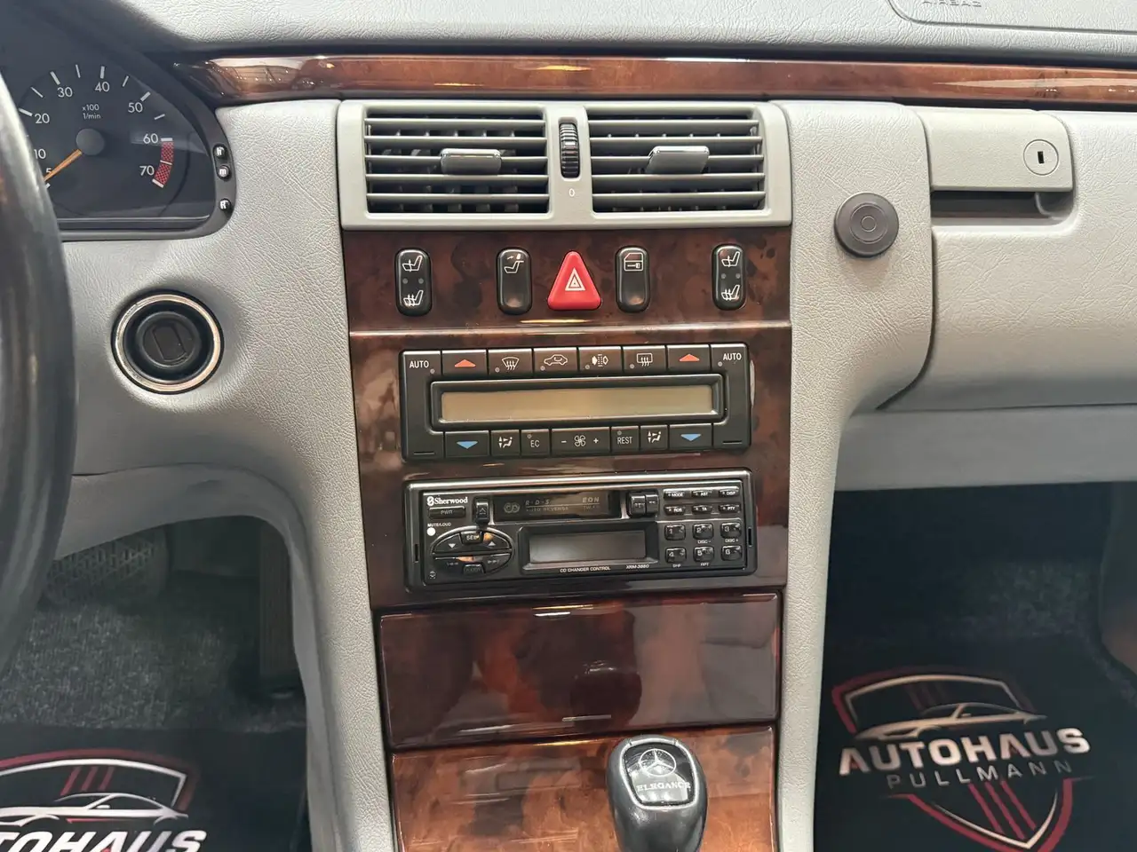 Mercedes-Benz E 240 Elegance +TEMPOMAT+KLIMA+SITZHEIZ+, foto 12