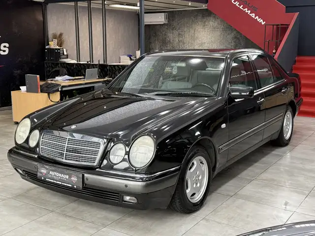 Mercedes-Benz E 240 E 240 Elegance +TEMPOMAT+KLIMA+SITZHEIZ+