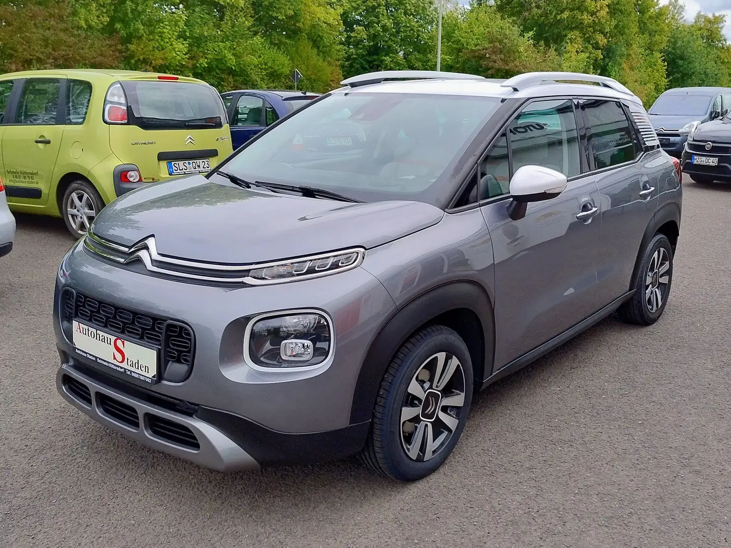 Citroen C3 Aircross BlueHDI 100 Shine Grau - 2