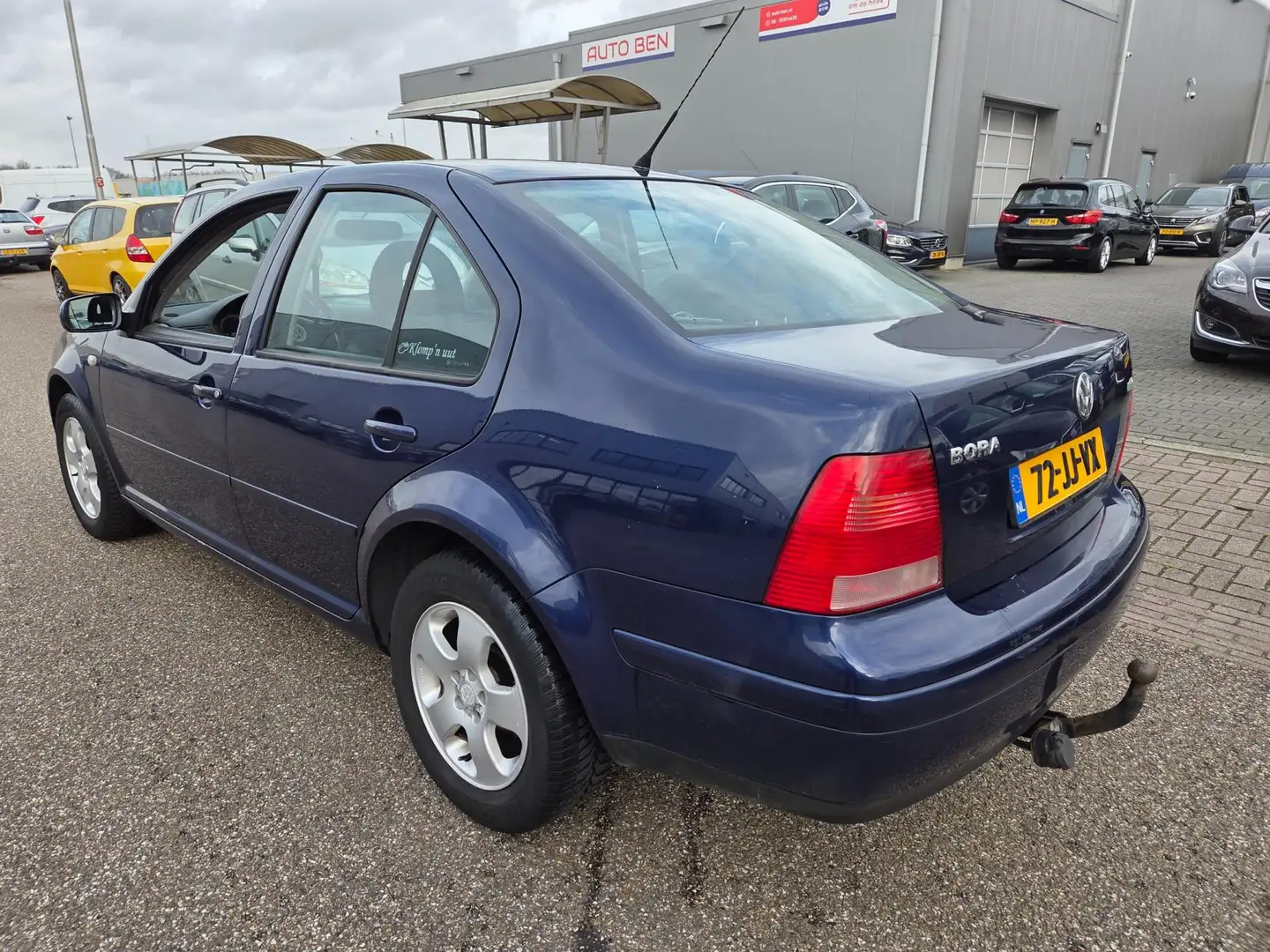 Volkswagen Bora 1.6-16V Comfortline Modrá - 2