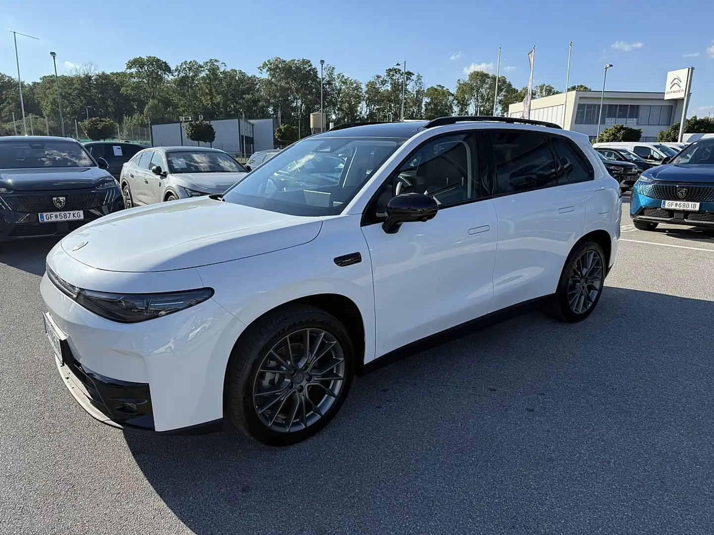 Leapmotor C10 Elektro 70kWh Design Weiß - 2