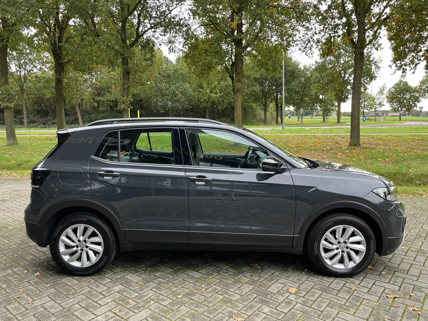 Volkswagen T-Cross 1.0 TSI Life | ADAPT. CRUISE | AIRCO | ALL SEASON Gris - 2