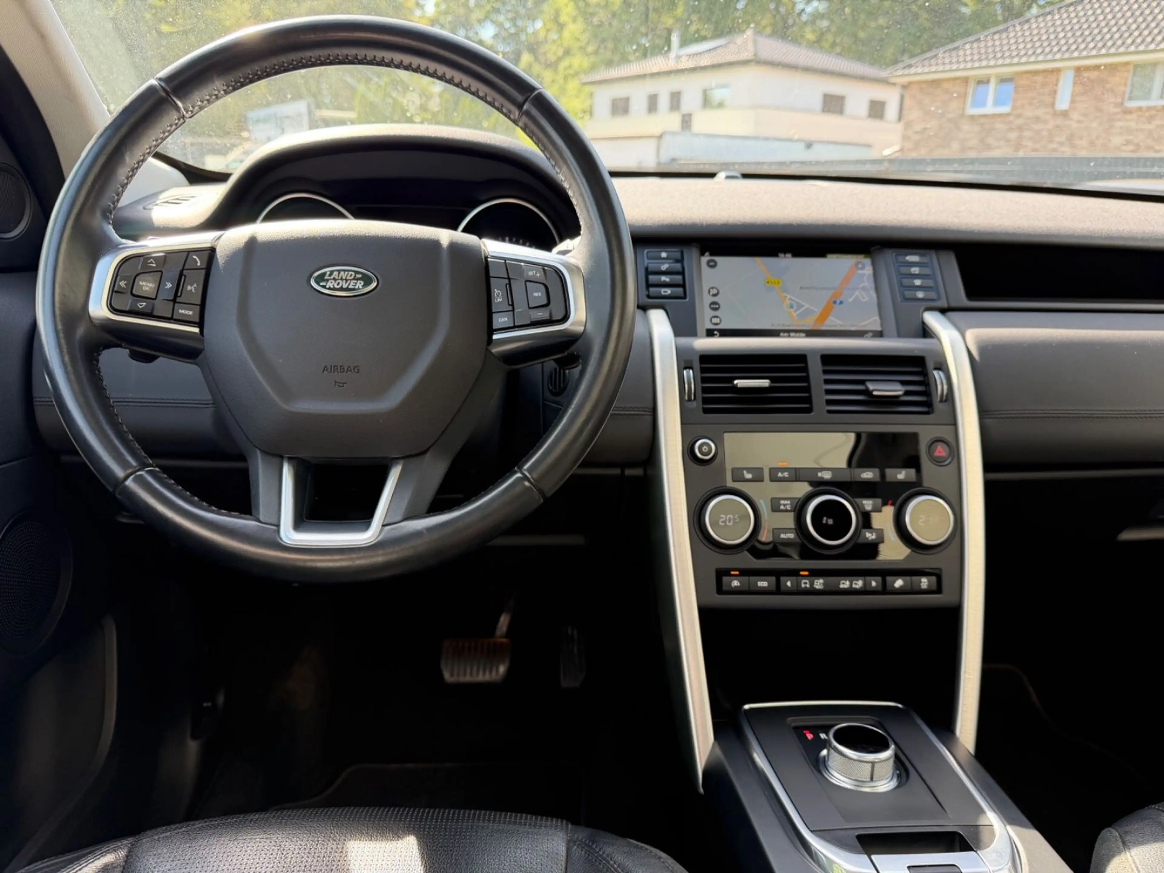 Land Rover Discovery Sport HSE *PANO/AHK/LEDER* — photo 10