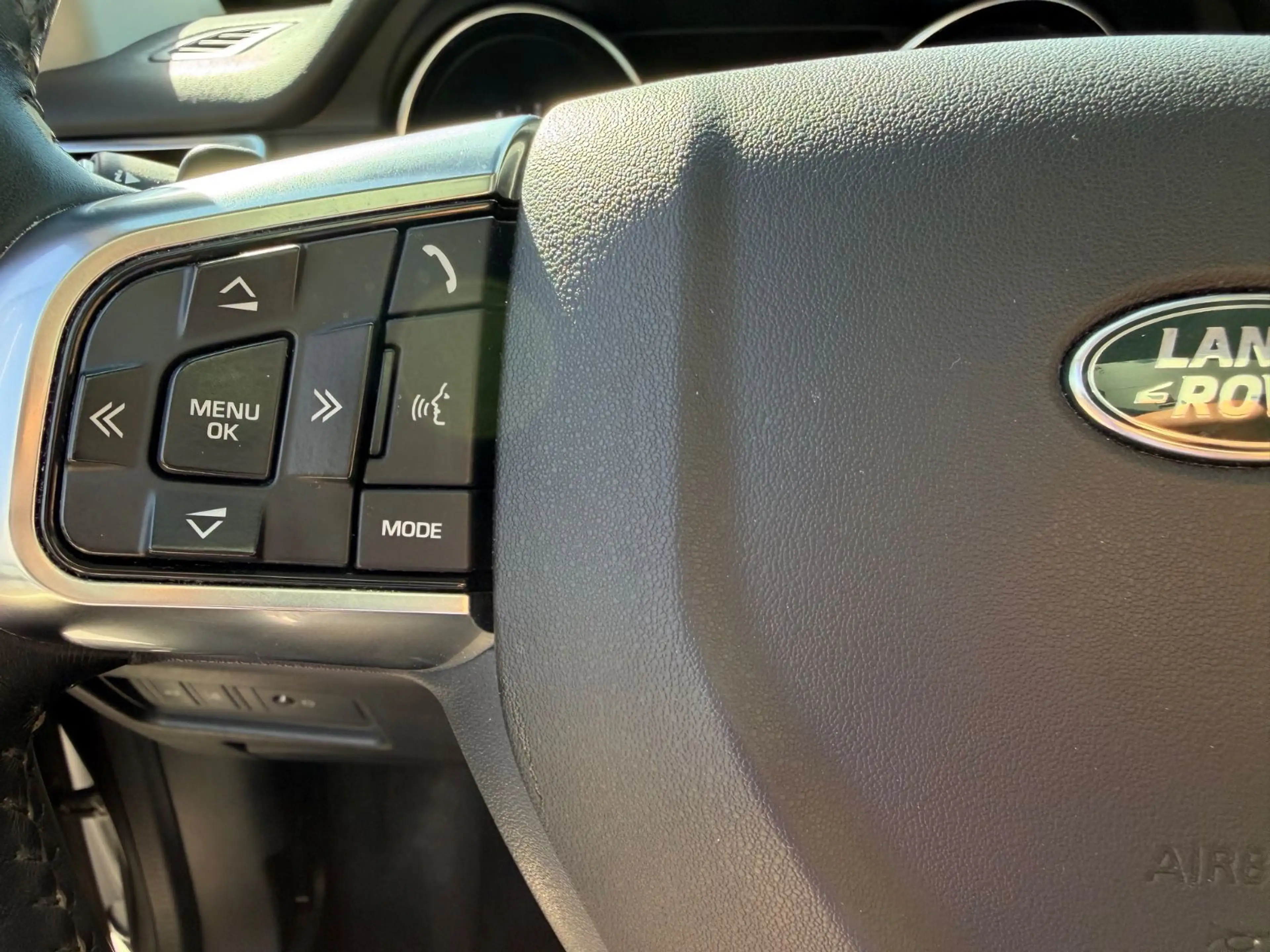 Land Rover Discovery Sport HSE *PANO/AHK/LEDER* — photo 12